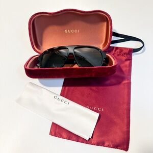 Gucci men’s sunglasses GG0009S , Black